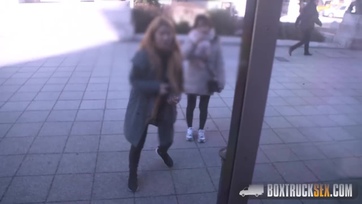 Magyar tini leányzó a szexkamionban baszik az nyílvánosan Thumb