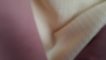 Tini cafka ugrál egy óriásit a kőkemény péniszén a publikus parkban Thumb