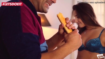 A kis cafka magyar lány a bazinagy pöcsű hajléktalannal csalja a barátját Thumb