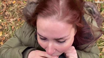 Rátermett bébi egy kis zsozsóért megmutogatta a cickóját és bekapta a kölyök brokiját Thumb