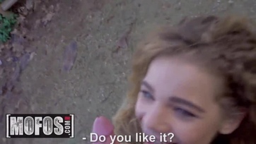 Egy kis zöldhasúért megmászta és beleverte a pofikájába a megduzzadt répát a bátor tini Thumb