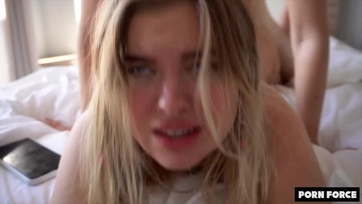 Jól megdöngette a kéjenc barinőcskéjét többféle pozitúrában és összeejakulálta a sejhaját Thumb