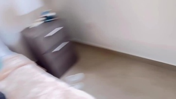 Letéptem a mostoha húgocskám bugyikáját és őrülten szétkúrtam mialatt a fiújával beszélt telefonon Thumb