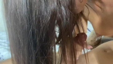 Majdhogy nyakon csípett a palim mialatt egy jókiállású pajtásom kuffantotta a mennyei vaginámat Thumb