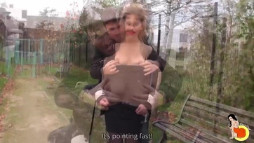 Megszopatta a sovány kis bulát a köztéren aztán hazafuvarozta hogy a cimboráival is rendesen megfarkalja Thumb