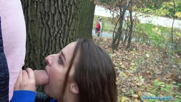 Egy kis lóvéért vadul megszopiztathatta és muffocskán dughatta a magyar születésű szajhát Thumb