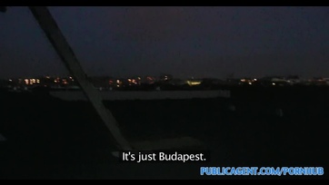 Egy kis stekszért bebocsátotta az idegen srác dákóját a kis puncusába a hazai cafka Thumb