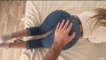 18 éves szöszike tinilány doggy-ban happolja a kolbászt a fenséges vaginájába Thumb